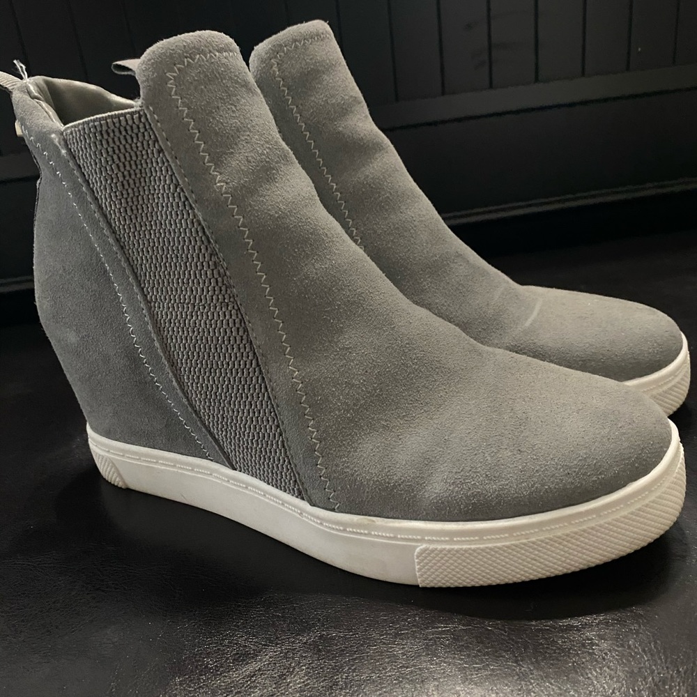 Steve Madden wedges !